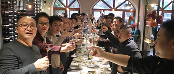 超越夢想 ，共創(chuàng)輝煌！燦源裝飾成功舉辦2019新春年夜飯活動