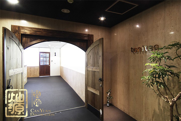 日本名古屋簡易工業(yè)風辦公室設(shè)計 務(wù)實低調(diào)卻充滿溫情的辦公空間